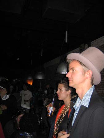 Crowd3